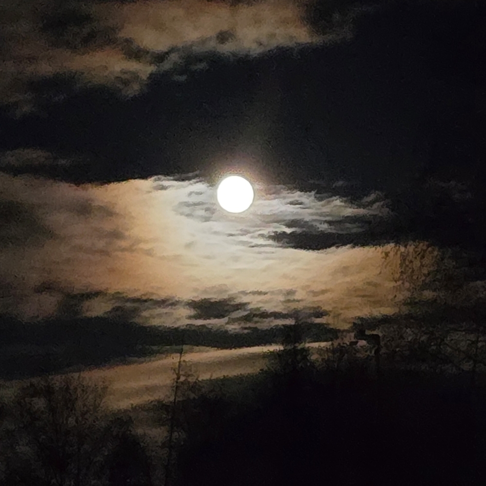 π Moon Over Alaska - Picture 3 of 5